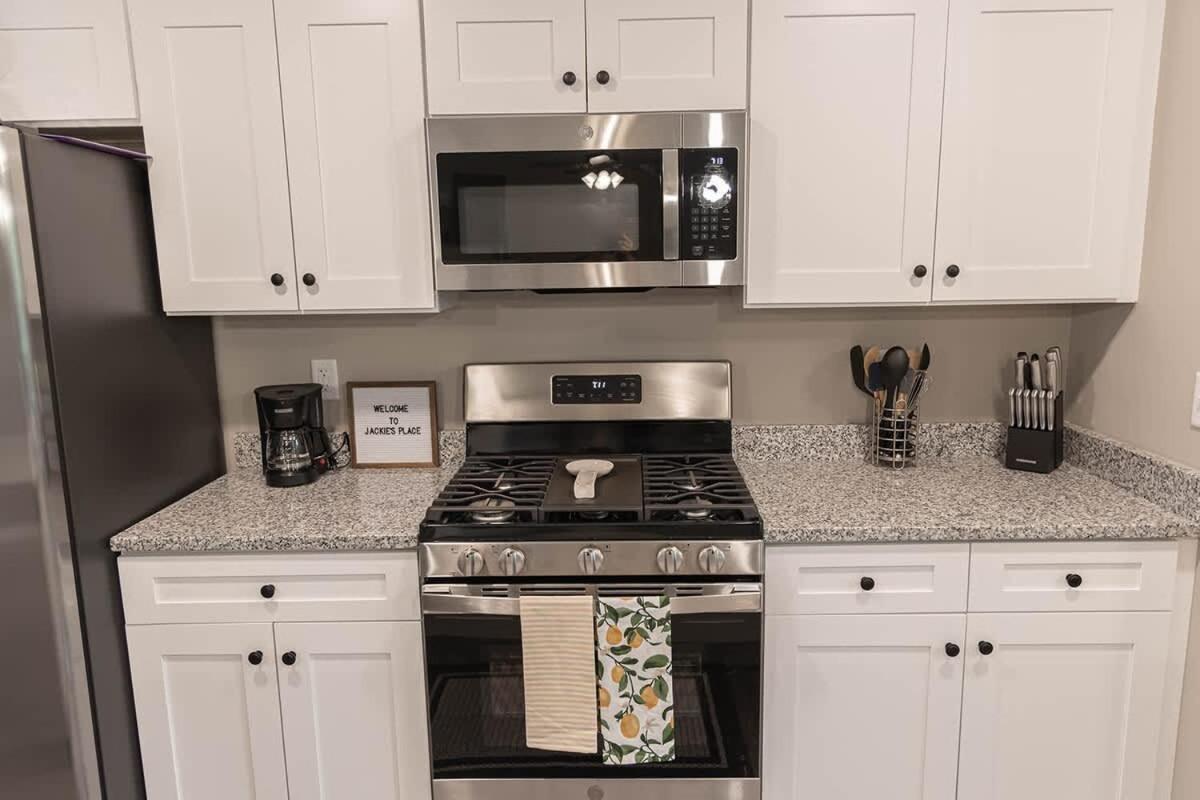Brand New 2 Bed With Office Βίλα Loves Park Εξωτερικό φωτογραφία